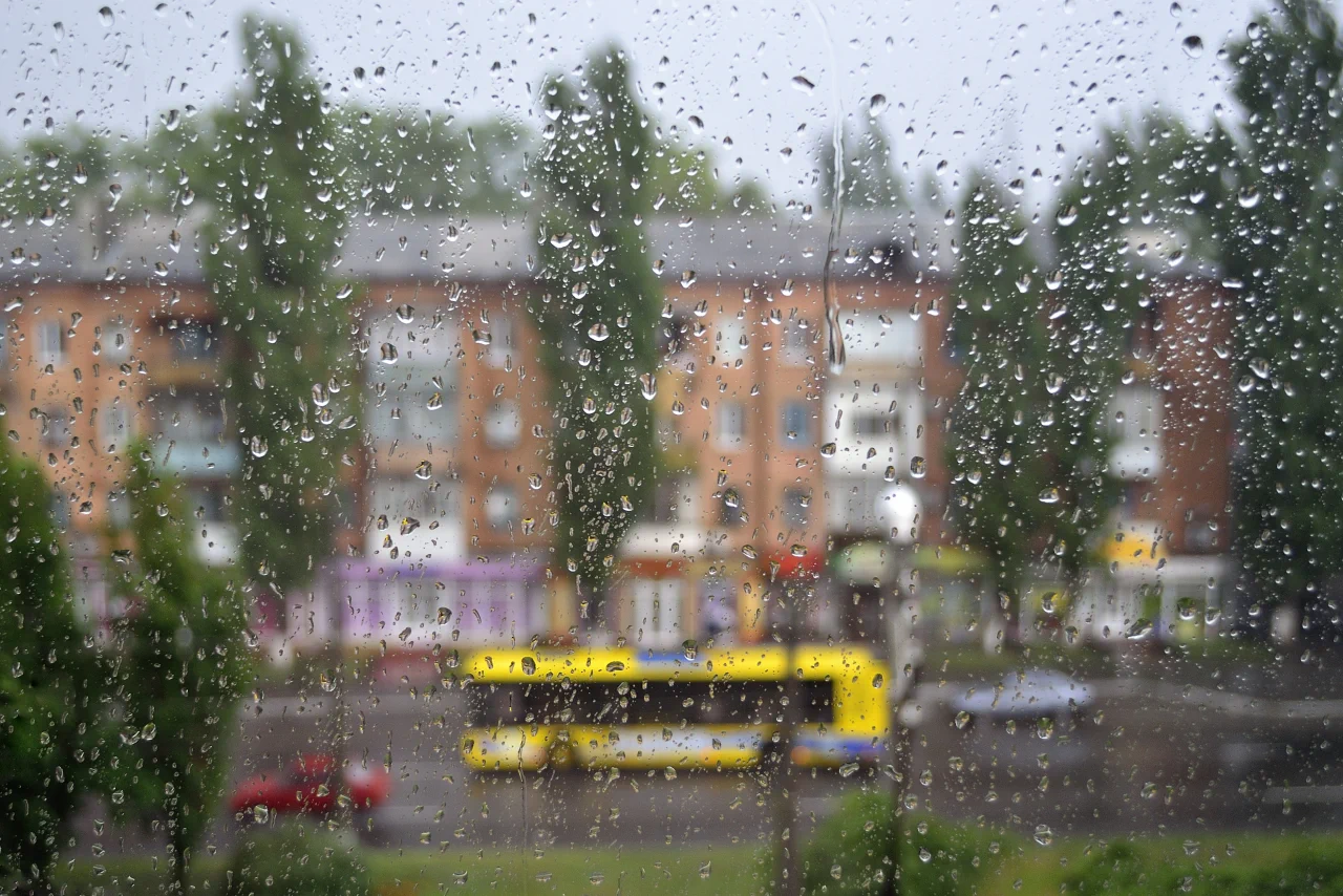 Дождь, капли, стекло, окно, квартира, город, счастье, слёзы