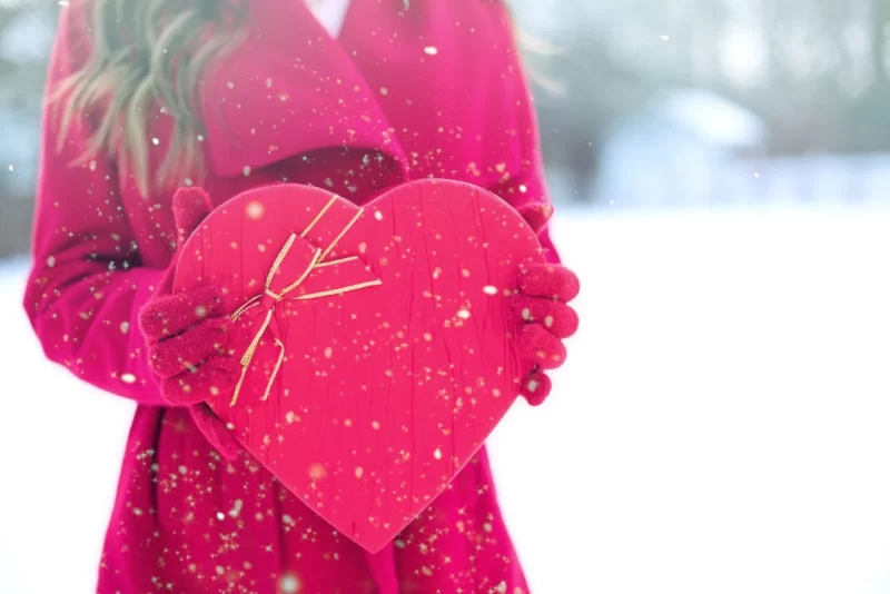День святого Валентина, праздник влюблённых, девушка, сердце, любовь, символ, февраль, снег