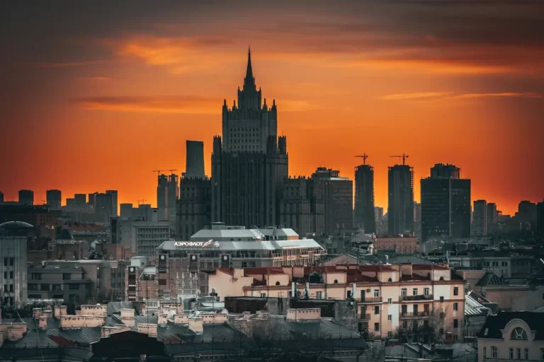 Россия, Москва, Кудринская площадь, закат